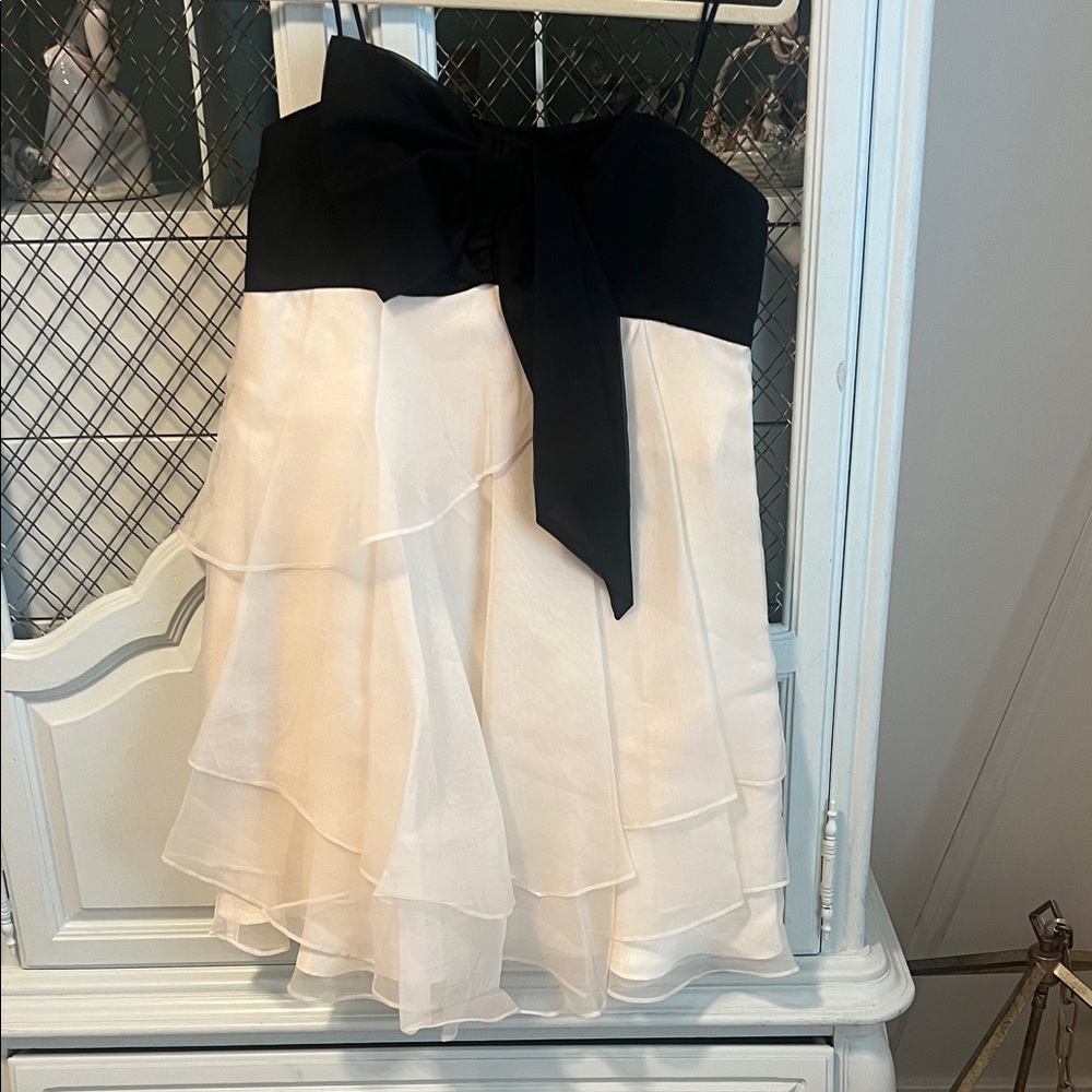 Elegant Black and White Strapless ABS Dress